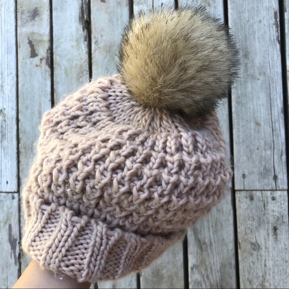 🥳FREE W PURCHASE🥳 H&M toque - Picture 2 of 3